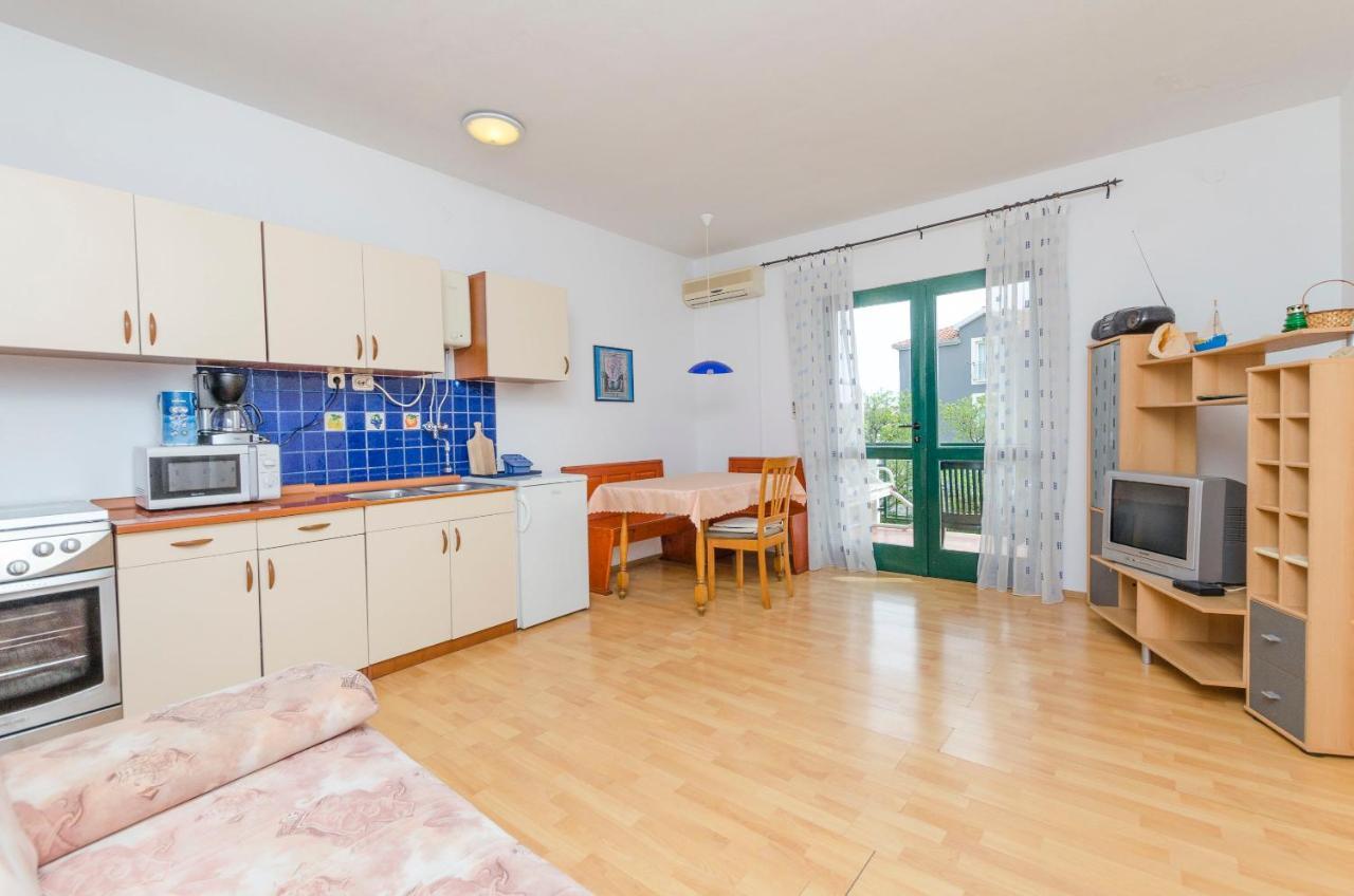 Apartments Katja 特罗吉尔 外观 照片