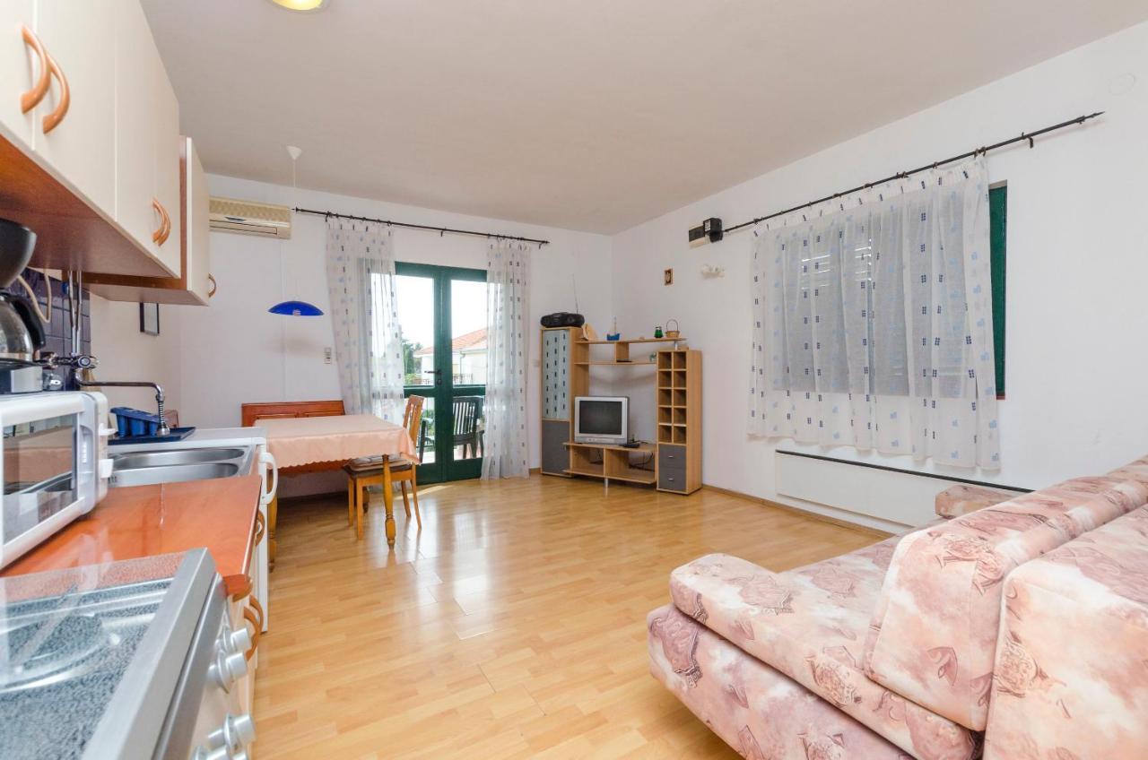 Apartments Katja 特罗吉尔 外观 照片