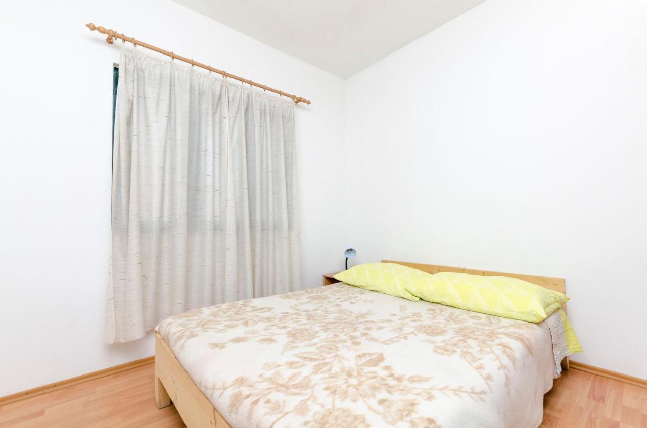 Apartments Katja 特罗吉尔 外观 照片